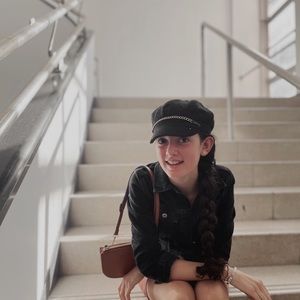 Meet your Posher, Maia patricia